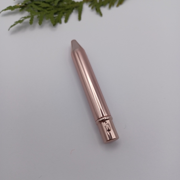 SOLD - 🎁FREE gift with purchase! Mini Makeup Brush Set - Picture 8 of 9